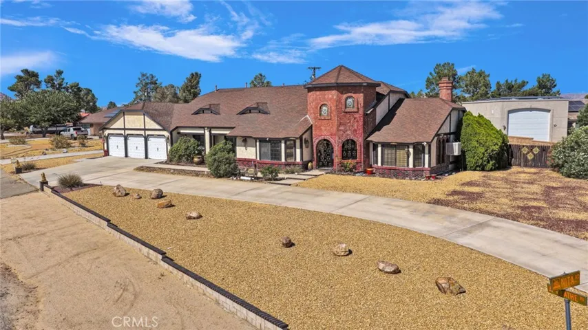 13889 Olathe Road, Apple Valley, California 92307