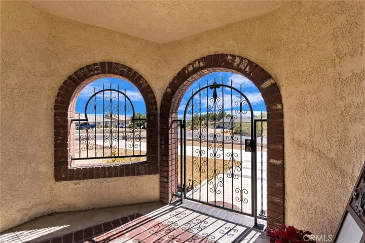 13889 Olathe Road, Apple Valley, California 92307