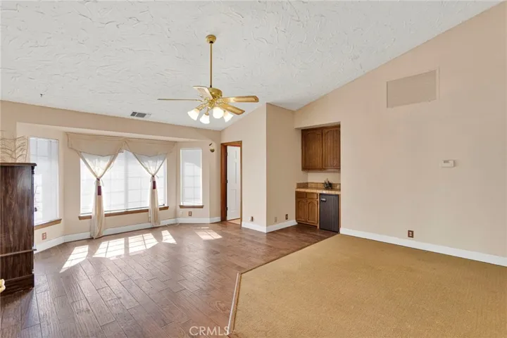 13889 Olathe Road, Apple Valley, California 92307