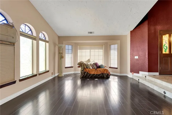 13889 Olathe Road, Apple Valley, California 92307
