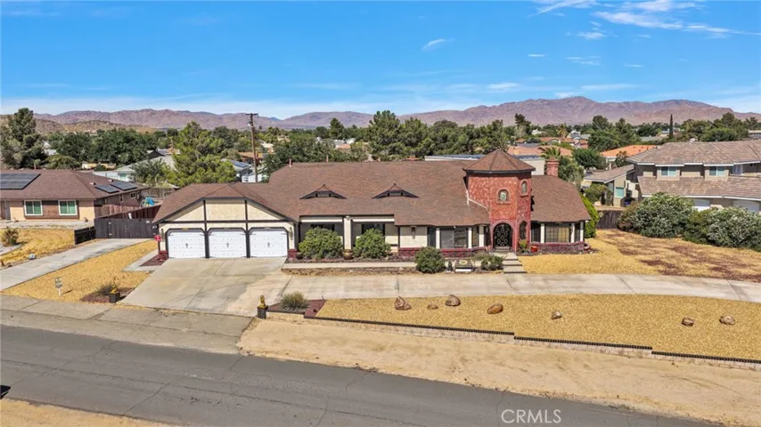 13889 Olathe Road, Apple Valley, California 92307