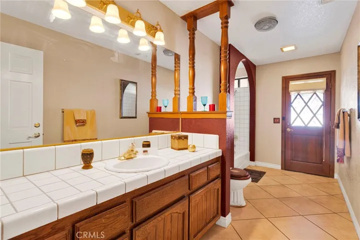 13889 Olathe Road, Apple Valley, California 92307