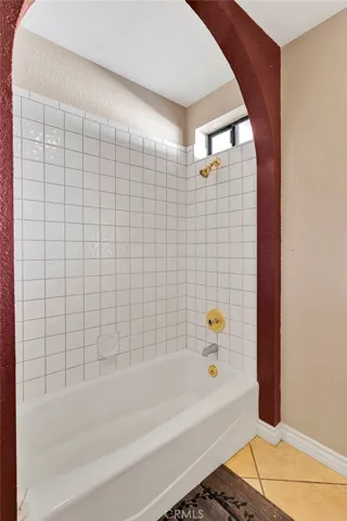 13889 Olathe Road, Apple Valley, California 92307