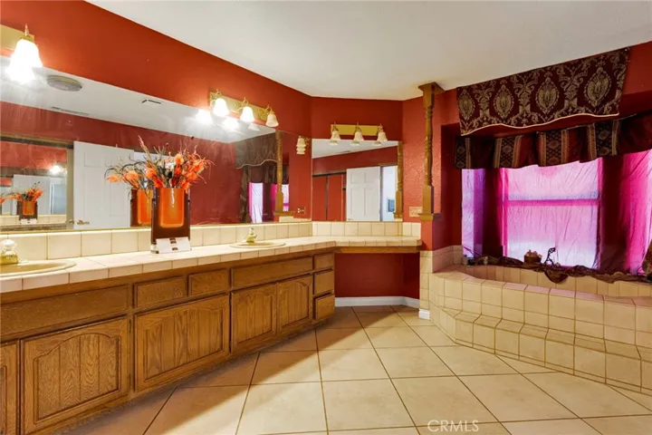 13889 Olathe Road, Apple Valley, California 92307