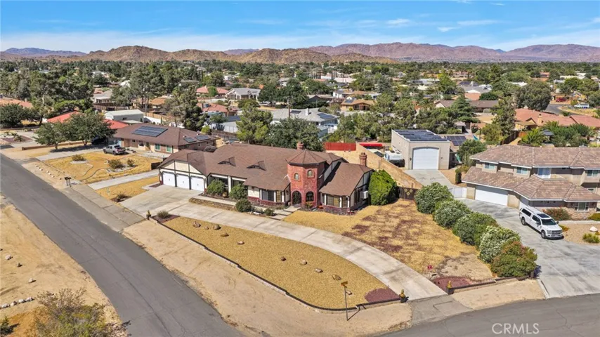13889 Olathe Road, Apple Valley, California 92307