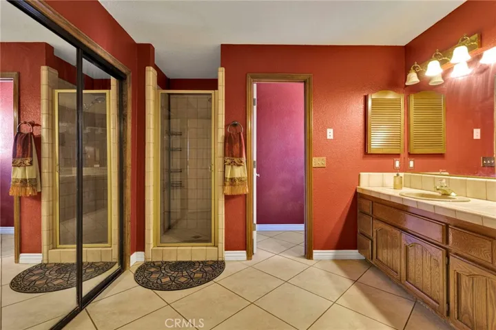 13889 Olathe Road, Apple Valley, California 92307