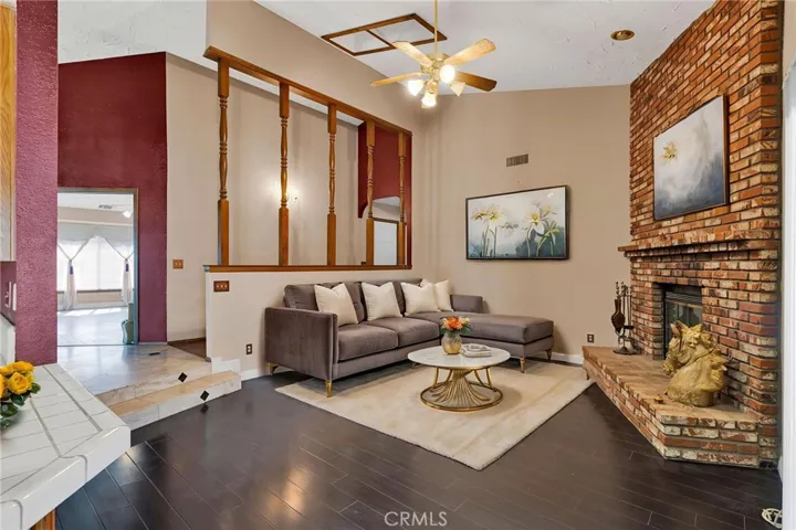 13889 Olathe Road, Apple Valley, California 92307