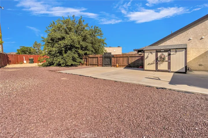 13889 Olathe Road, Apple Valley, California 92307