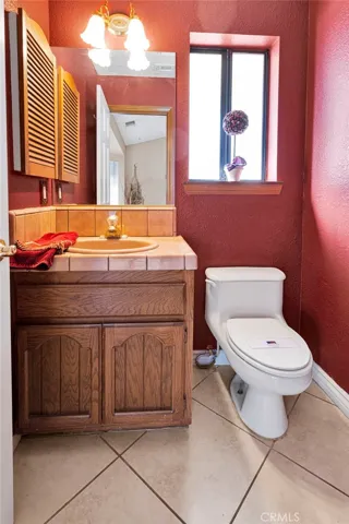 13889 Olathe Road, Apple Valley, California 92307
