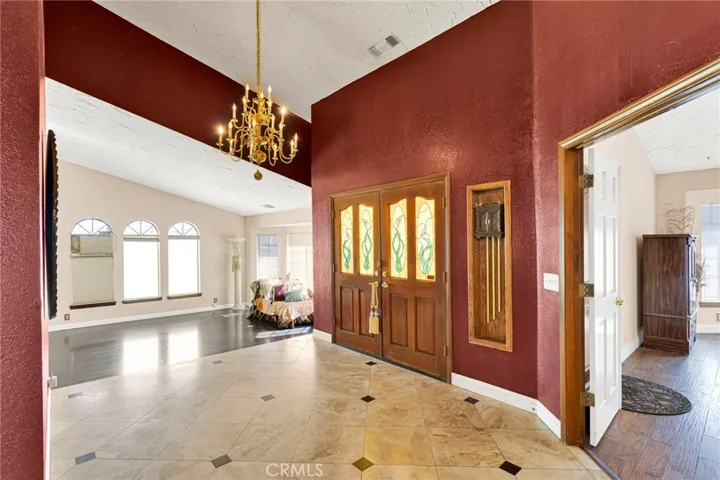 13889 Olathe Road, Apple Valley, California 92307