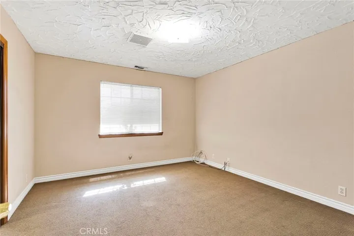 13889 Olathe Road, Apple Valley, California 92307