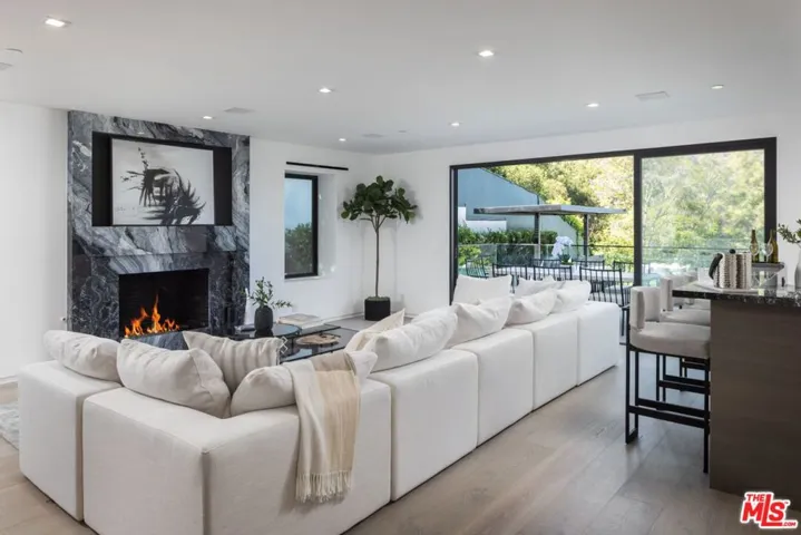 499 Halvern Drive, Los Angeles, California 90049