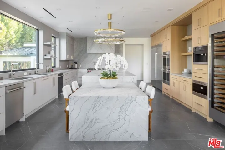 499 Halvern Drive, Los Angeles, California 90049