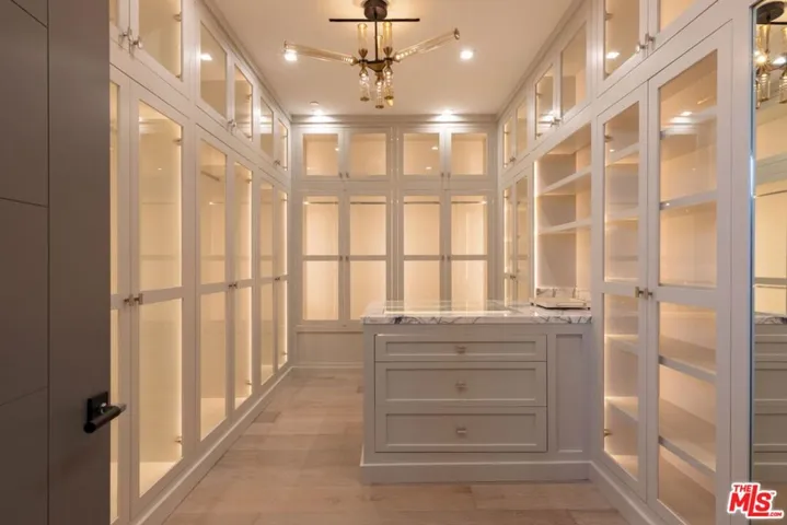 499 Halvern Drive, Los Angeles, California 90049