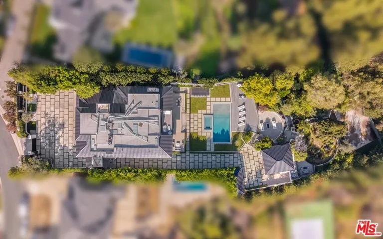 499 Halvern Drive, Los Angeles, California 90049