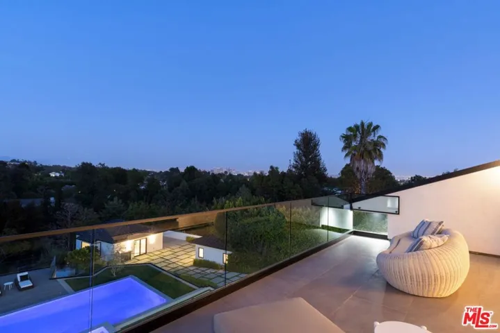 499 Halvern Drive, Los Angeles, California 90049