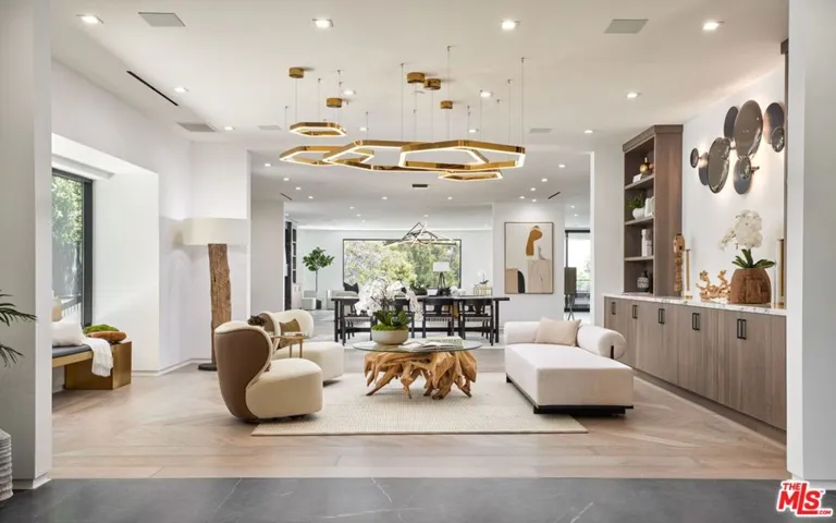 499 Halvern Drive, Los Angeles, California 90049