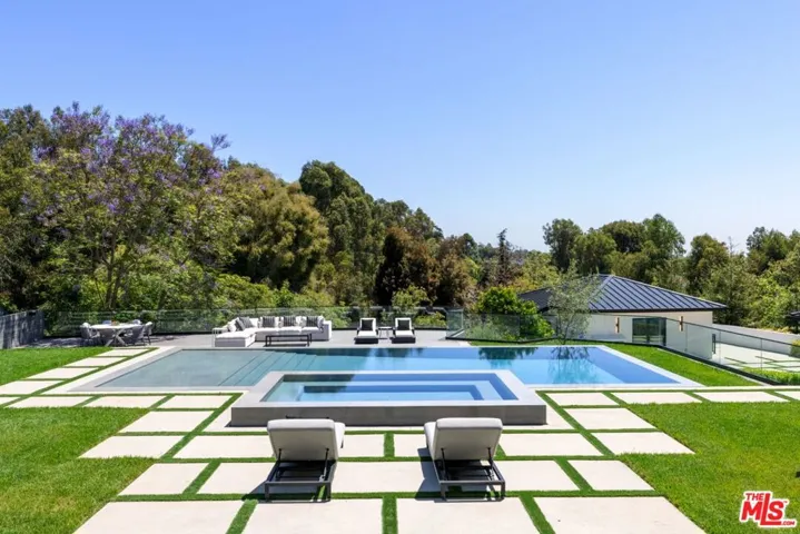 499 Halvern Drive, Los Angeles, California 90049
