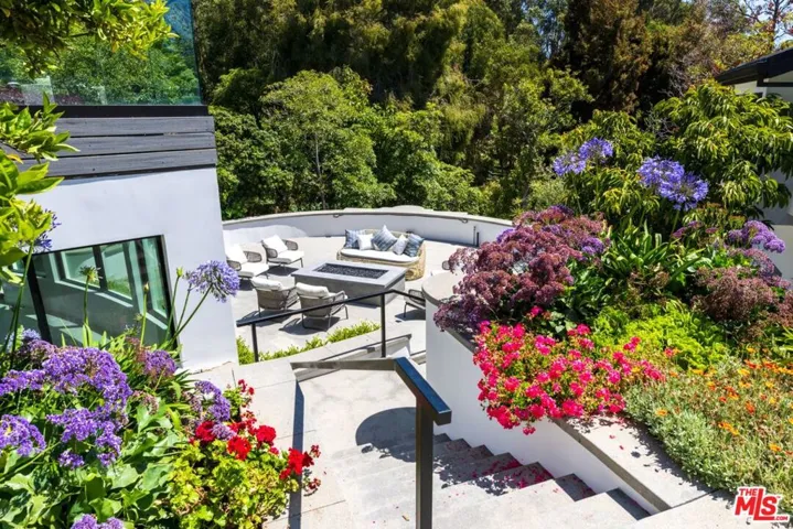 499 Halvern Drive, Los Angeles, California 90049