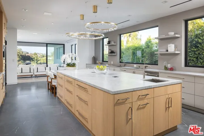 499 Halvern Drive, Los Angeles, California 90049