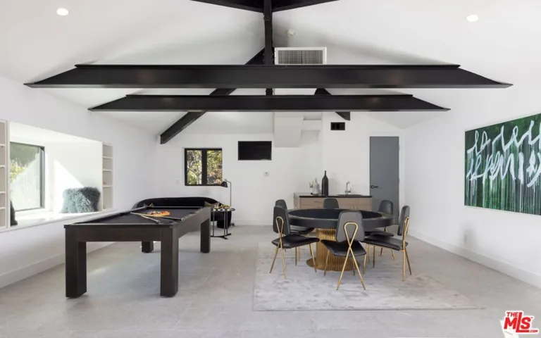 499 Halvern Drive, Los Angeles, California 90049