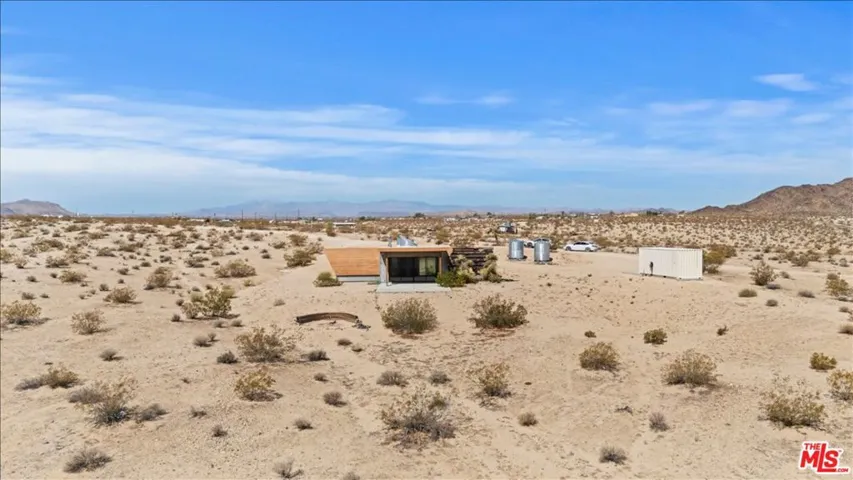 2373 Arizona Road, Joshua Tree, California 92252