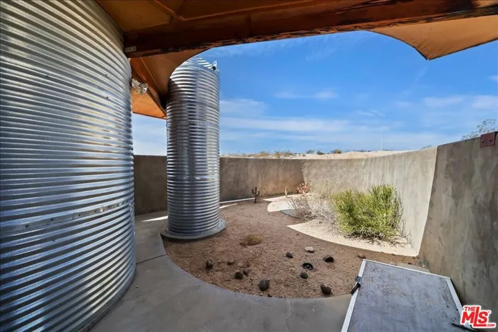 2373 Arizona Road, Joshua Tree, California 92252