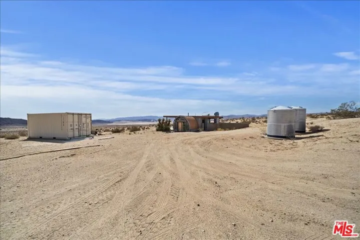 2373 Arizona Road, Joshua Tree, California 92252