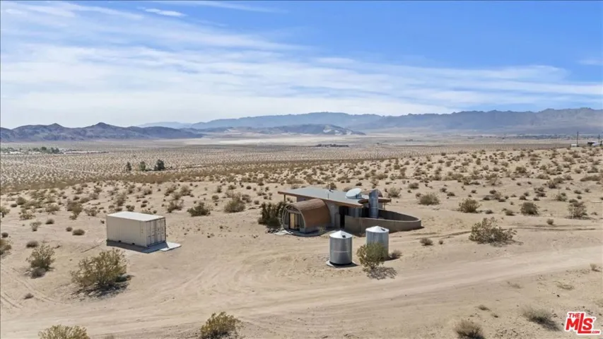 2373 Arizona Road, Joshua Tree, California 92252