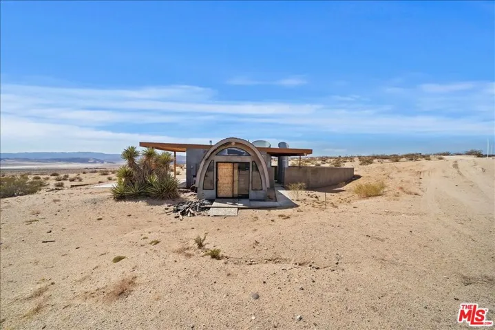 2373 Arizona Road, Joshua Tree, California 92252