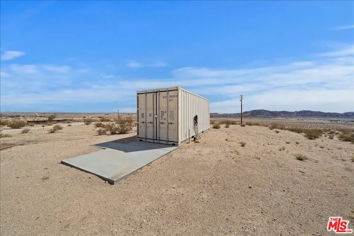 2373 Arizona Road, Joshua Tree, California 92252