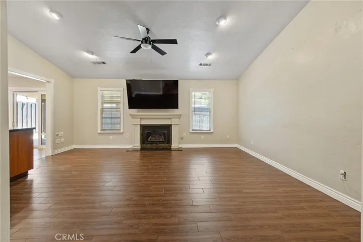 2175 Beechwood Court, Hanford, California 93230