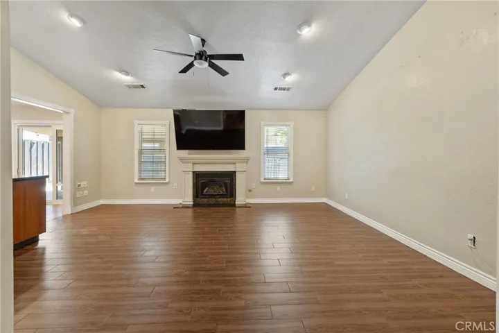 2175 Beechwood Court, Hanford, California 93230