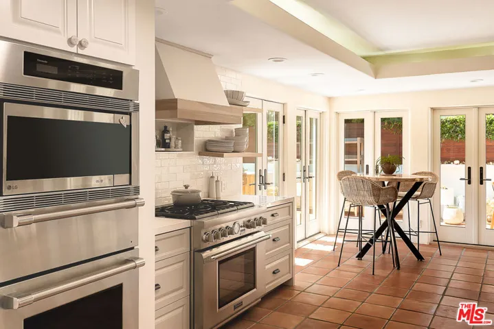2341 Ronda Vista Drive, Los Angeles, California 90027