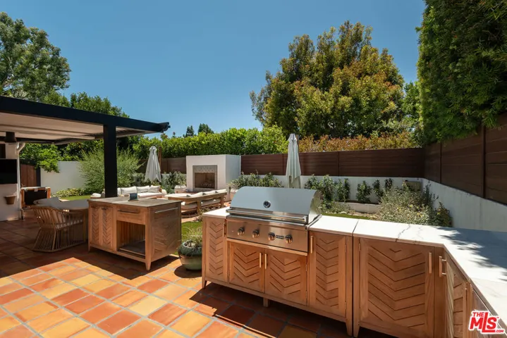 2341 Ronda Vista Drive, Los Angeles, California 90027