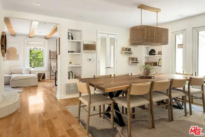 2341 Ronda Vista Drive, Los Angeles, California 90027