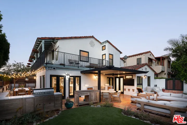 2341 Ronda Vista Drive, Los Angeles, California 90027