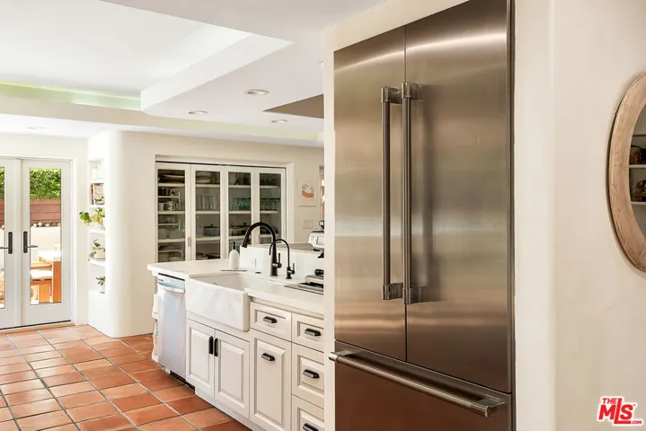 2341 Ronda Vista Drive, Los Angeles, California 90027