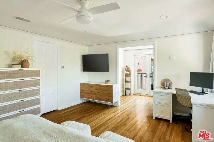 2341 Ronda Vista Drive, Los Angeles, California 90027