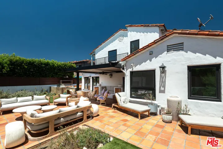 2341 Ronda Vista Drive, Los Angeles, California 90027