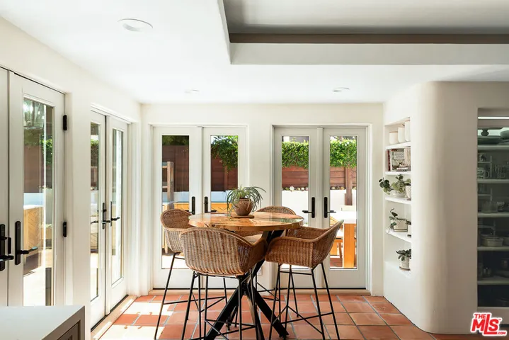 2341 Ronda Vista Drive, Los Angeles, California 90027