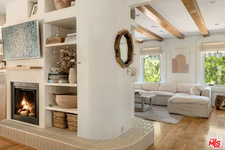 2341 Ronda Vista Drive, Los Angeles, California 90027