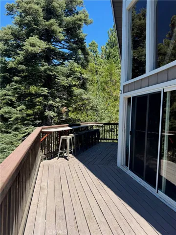 956 Teakwood, Lake Arrowhead, California 92352