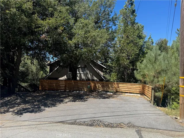 956 Teakwood, Lake Arrowhead, California 92352