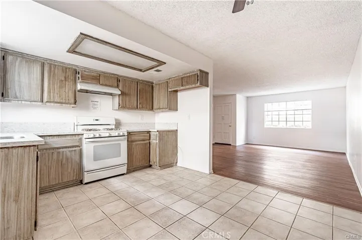 415 W Center Street, Covina, California 91723