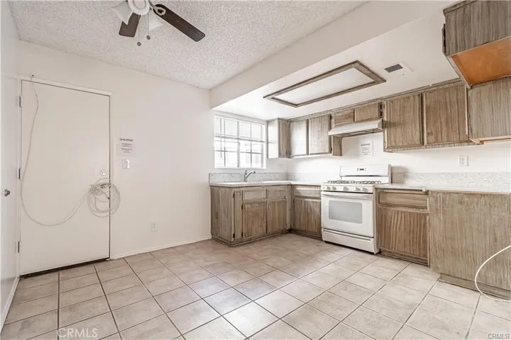 415 W Center Street, Covina, California 91723