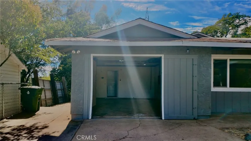 Exterior Garage