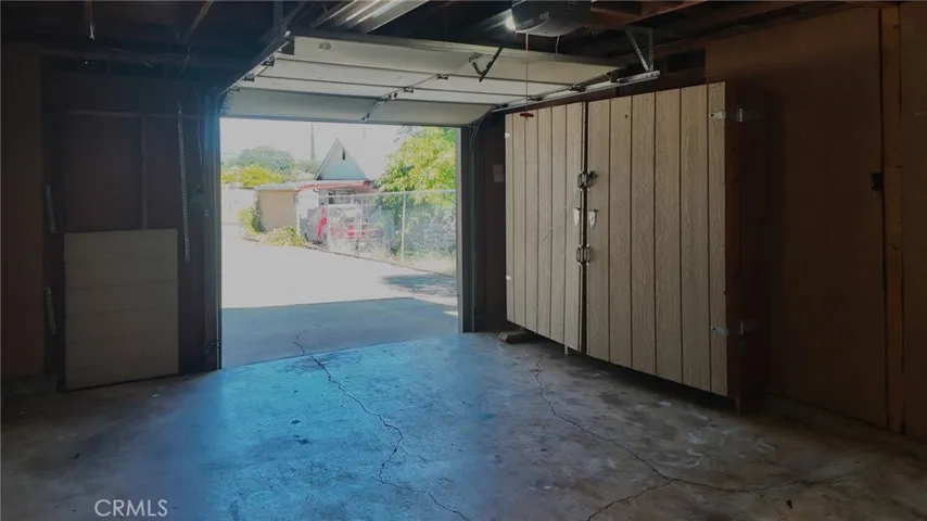 1 Car Garage Facing Street