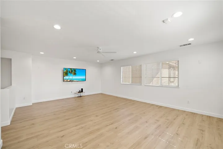 upstairs living space (media room/teen room/home office) Endless possibilities