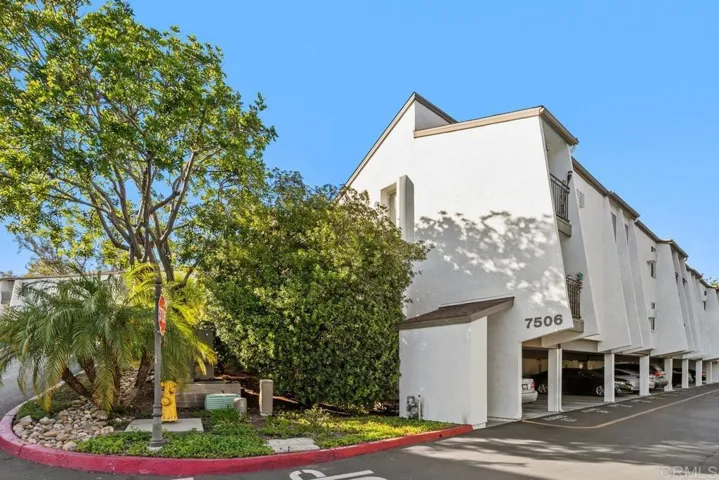 7506 Parkway Drive 201, La Mesa, California 91942